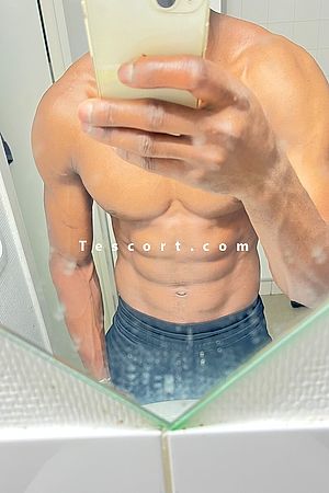 Dembele - Male escorts Caen