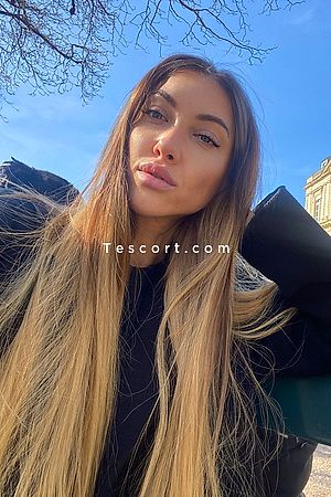 Faina VIP - Escort Girl Paris