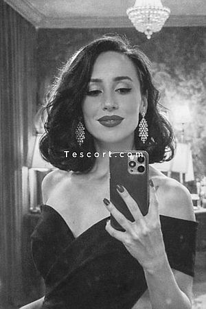 Camille Rose - Paris Escorts