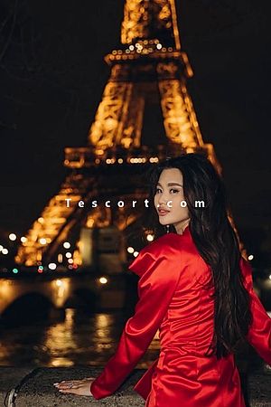 Melenka - Paris Escorts