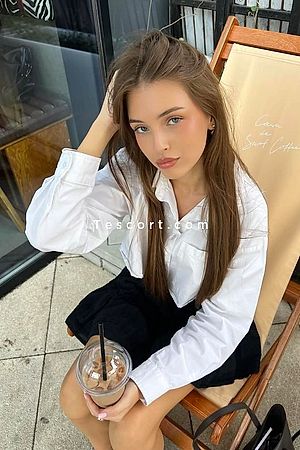 DARA - Paris Escorts