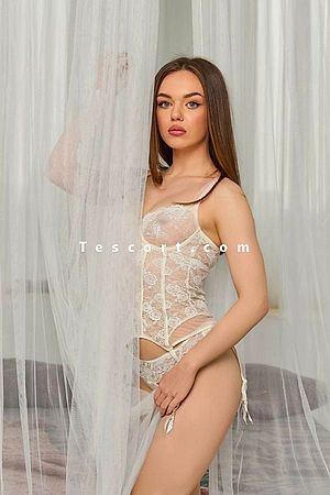 Celine - Escort Girl Paris