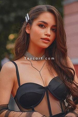 TREYSI - Paris Escorts