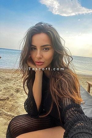 RENA - Paris Escorts
