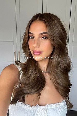 DAMALI - Paris Escorts