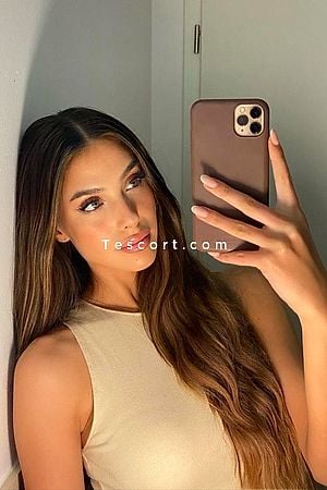 DAMALI - Paris Escorts