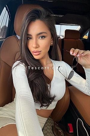 RENA - Paris Escorts