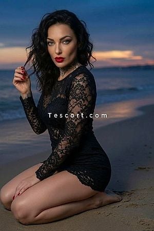 Carol Love - Paris Escorts