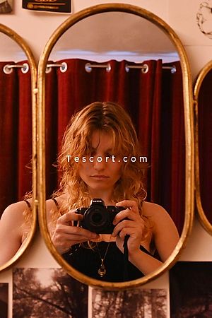 Leonie - Escort Girl Paris
