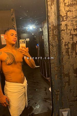 Pietro XXL - Escort Boy Paris