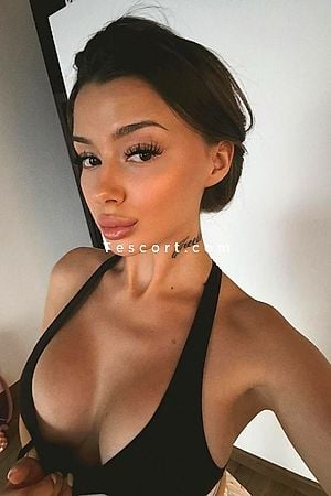 Lola - Paris Escorts