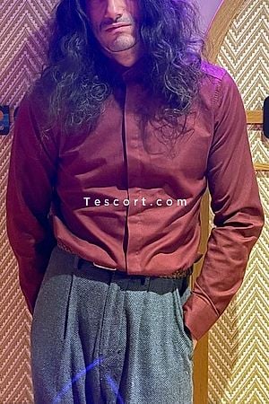 Tino - Paris Boy Escorts