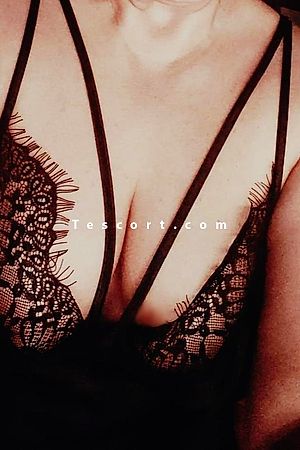 Zenah - Paris Escorts