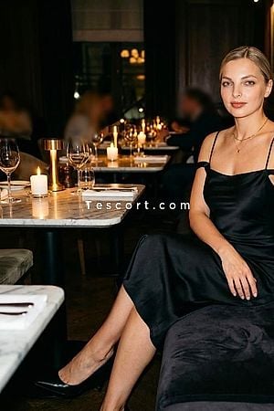 Viktoria - Paris Escorts