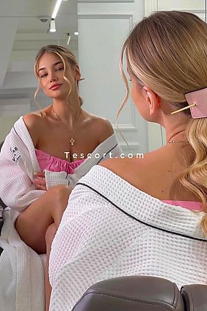 AMBYR - Escort Girl Paris