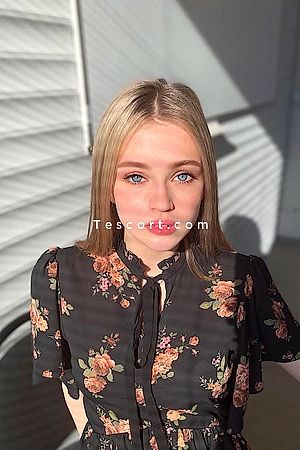 MONIQUE - Paris Escorts