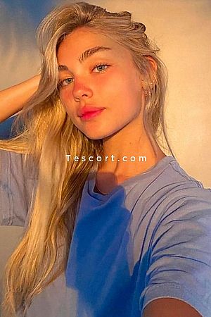 TANDI - Paris Escorts