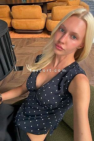 Alina LUX - Escort Girl Paris
