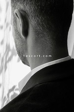 Romain - Escort Boy Paris
