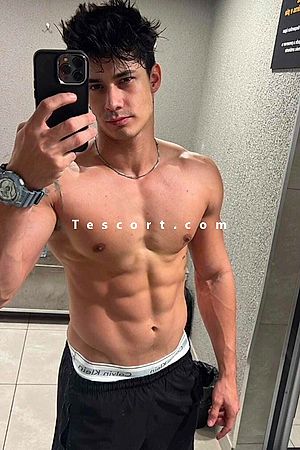 Davi - Male escorts Paris