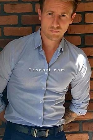 Yeux Bleus - Escort Boy Paris