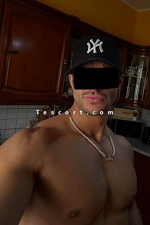 Mathis - Male escorts Paris