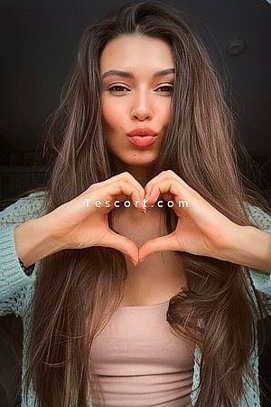 URAINA - Escort Girl Paris