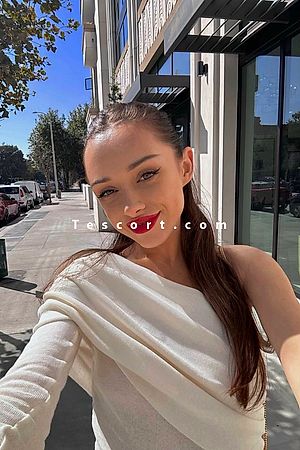 Helen - Paris Escorts