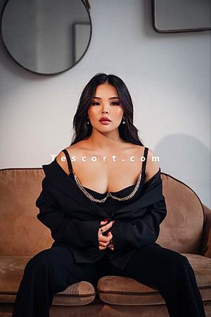 Emily - Paris Escorts