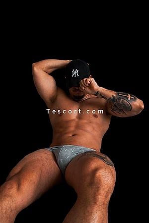 Thiago Almada - Escort Boy Paris