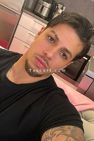 Thiago Almada - Escort Boy Paris