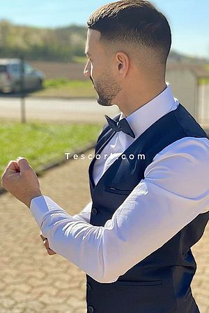 Amir Paris - Escort Boy Paris