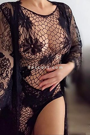 Livia - Hyères Escorts