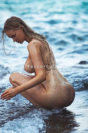 JULY PLAYMATE duo - Paris Escorts