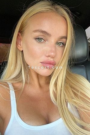 LEXI - Paris Escorts