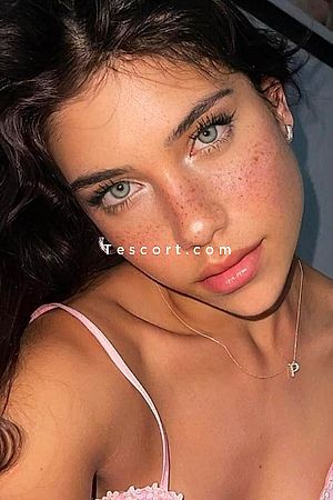 LONI - Paris Escorts