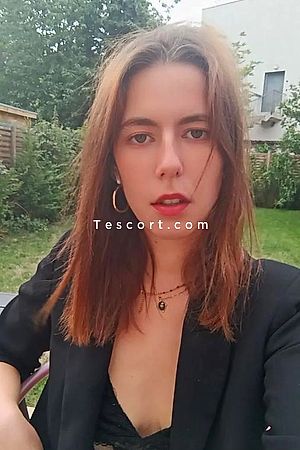 Eleonore - Paris Escorts