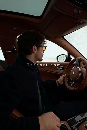 Adrien22an - Escort Boy Angers