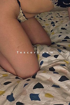 Clara83 Photo #3