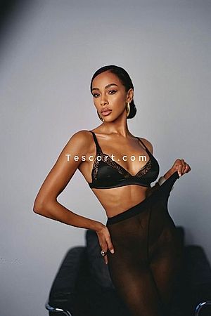 Eleonor - Escort Girl Paris