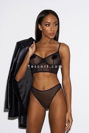 Eleonor - Escort Girl Paris