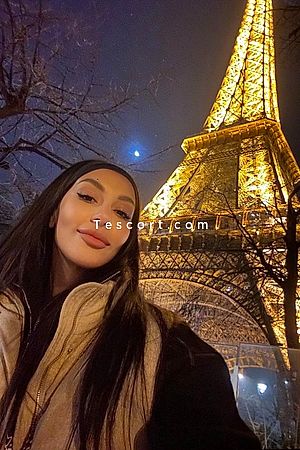 Eleonor Photo #3