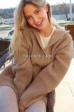 COLINA - Escort Girl Paris