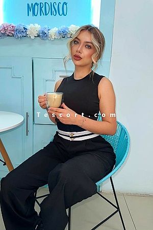 Marienne - Clichy Escorts