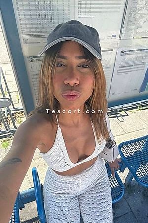 Lira - Paris Escorts