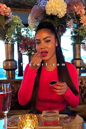 Leonie - Escort Girl Paris