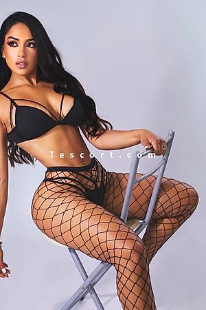 Isa.out - Paris Escorts