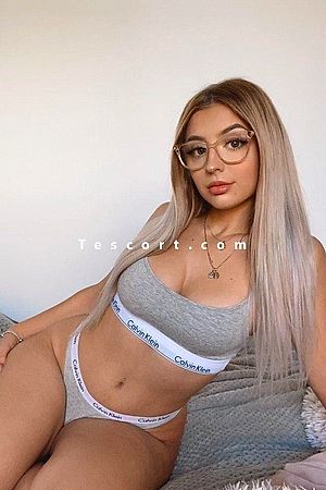 Lola - Escort Girl Paris