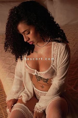 Andrea - Escort Girl Paris