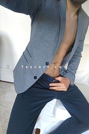 Atype75 - Escort Boy Paris